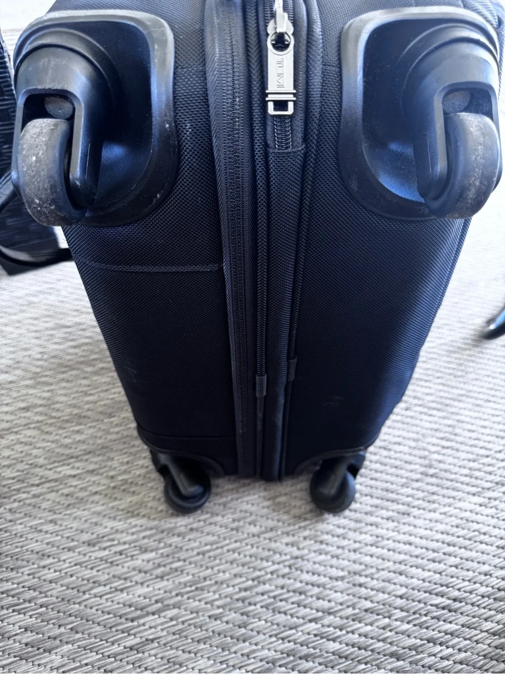 Tumi Wheeled Expandable Briefcase Bag Professional Carry-On
